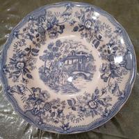 coppia di piatti decorati 