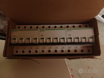 magnetotermico schneider  A9F79440