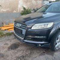 Audi q7 nera anno 2009 motore 3.0 v6 per ricambi