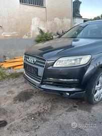 Audi q7 nera anno 2009 motore 3.0 v6 per ricambi