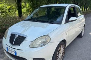 Lancia ypsilon 1.4 benzina impianto GPL anno 2009