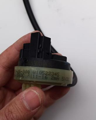 PRESSOSTATO WHIRLPOOL HD505 W10522345 FSCR 80421
