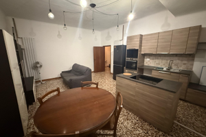 Ampio trilocale zon Piazza Ariostea