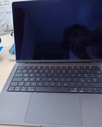 Macbook Pro M5 14" + carica + custodia