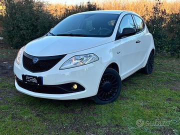 Lancia Ypsilon 1.2 69 CV UNIPRO/NEOPATENTATI