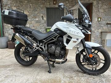 Moto TRIUMPH TIGER 800 XRX