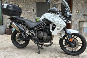 Moto TRIUMPH TIGER 800 XRX