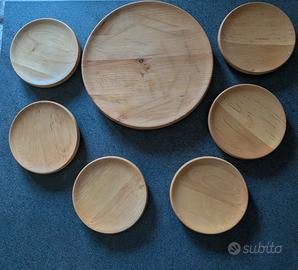 Tagliere e 6 piatti in legno naturale 