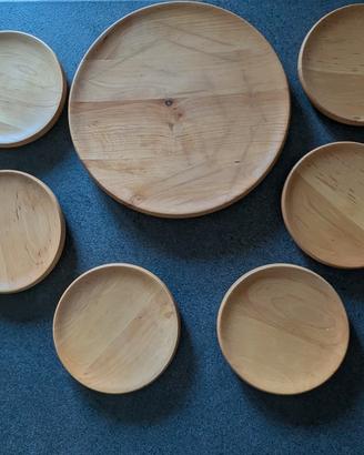 Tagliere e 6 piatti in legno naturale 