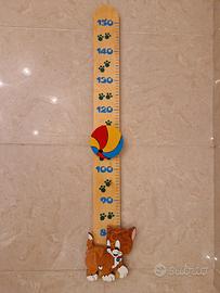 Misuratore d'altezza per bambini in legno