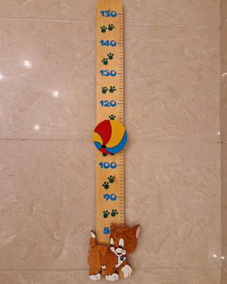 Misuratore d'altezza per bambini in legno