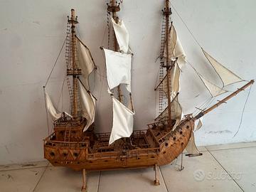 Modellino veliero antico
