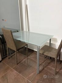 tavolo bellissomo di vetro