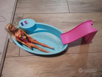 piscina di Barbie
