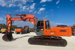 ESCAVATORE CINGOLATO HITACHI ZX 210 N