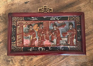 pannello cinese in legno intagliato e laccato