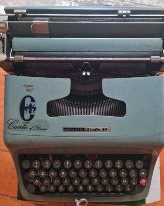 macchina da scrivere manuale  OLIVETTI 