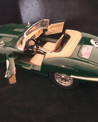 Modellino di auto da collezione JAGUAR