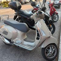 Vespa 300 gts