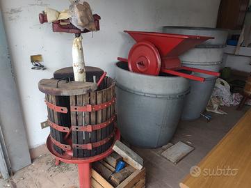 attrezzatura pigiatura vino 