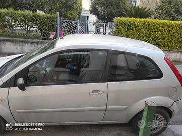 FORD Fiesta 4ª serie - 2010