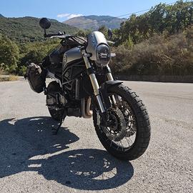 Benelli Leoncino 800 trail