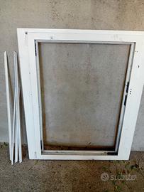 finestra in pvc bianca 