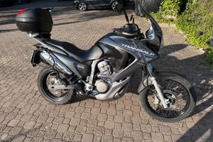 Honda transalp 700 perfetta con soli 19 869KM