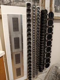 altoparlanti in configurazione "Line Array"