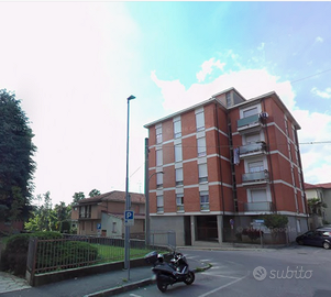 Bilocale ad Ornago con balcone e posto auto libero