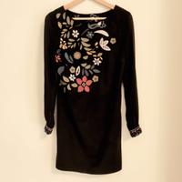 Vestito velluto nero con ricami floreali