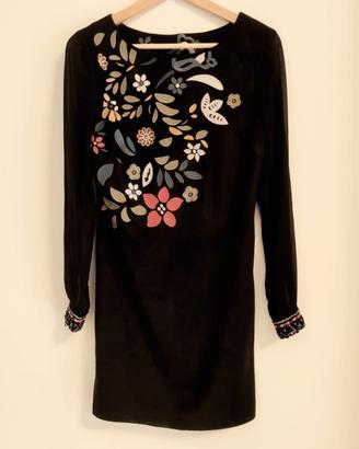 Vestito velluto nero con ricami floreali