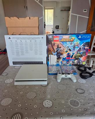 Ps4 Slim con Joystick e 2 Giochi Sealed