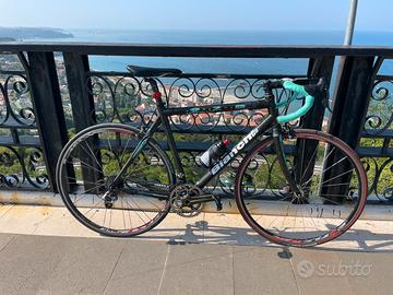 Bianchi 928 Full Carbon Campagnolo Record 10v TG56