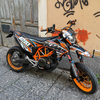 Ktm 690 smc r 2019 piena di accessori