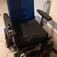 Carrozzina basculante da strada