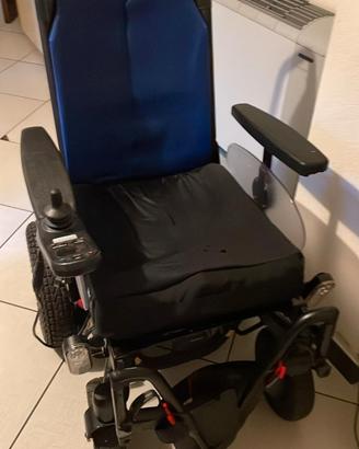 Carrozzina basculante da strada