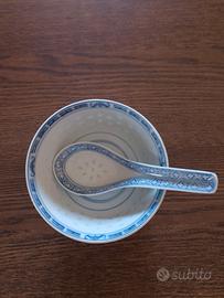 Ciotola per il riso e cucchiaio in Porcellana