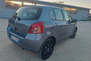 Toyota Yaris 1.3 benzina garanzia