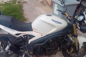Triumph Speed triple 1050