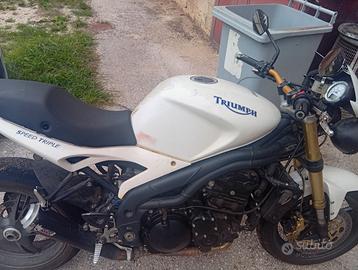 Triumph Speed triple 1050
