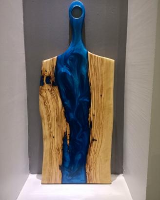 Tagliere in resina artigianale e legno di ulivo 