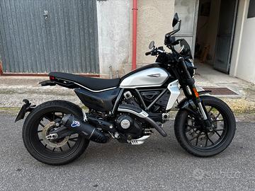 Ducati Scrambler Icon Thrilling Black