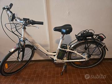 Bicicletta elettrica MACOBIKE