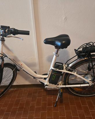 Bicicletta elettrica MACOBIKE
