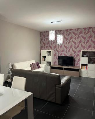 sala da pranzo (2 divani, mobile tv e tavolo)