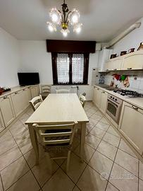 Appartamento con 2 camere e 2 bagni