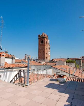 Attico / Mansarda di 210 m² con 5 locali e box aut