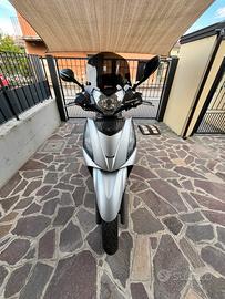 Kymco People 300 GTI