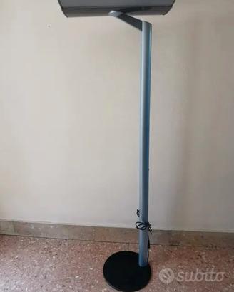 Lampada da terra per ufficio